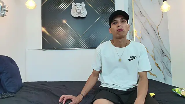 JordanAndAndrew online show from October 5, 8:14 pm