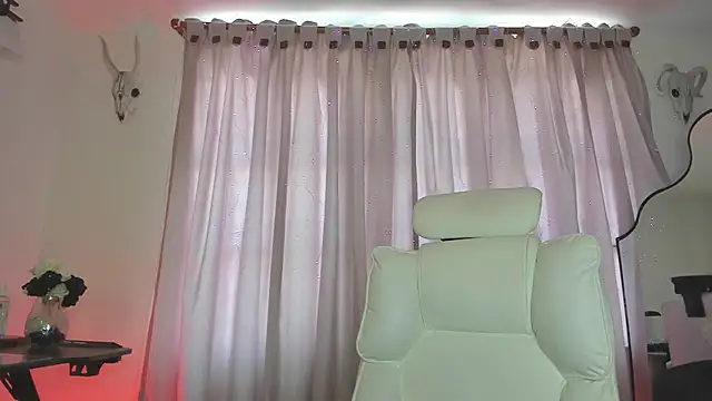 Asterothxznikki online show from July 8, 3:25 pm