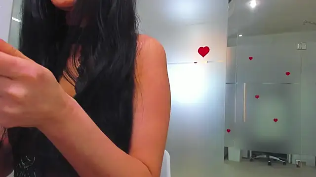 Queenrafaella online show from May 15, 5:00 am