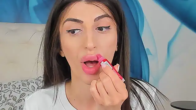 SkinnyDolly online show from May 29, 7:50 am