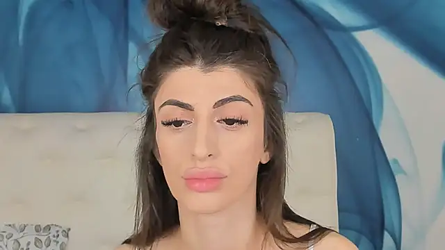 SkinnyDolly online show from November 25, 3:52 am