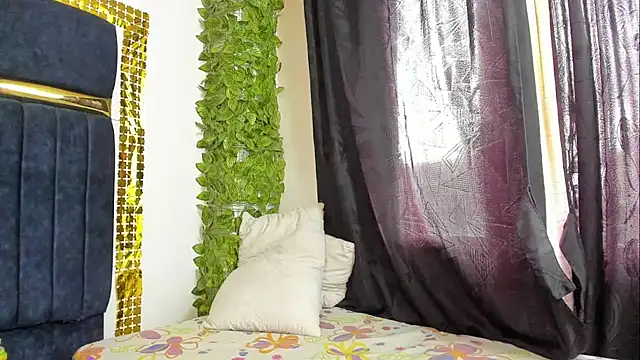 skaysanchez1 online show from January 16, 7:43 pm