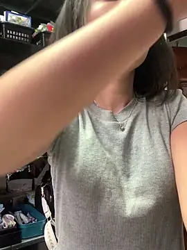 im lorein online show from November 18, 3:02 pm