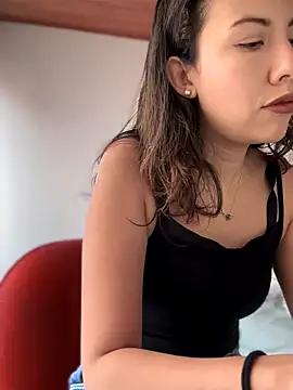 im lorein online show from November 11, 2:03 pm