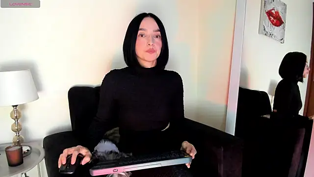 victoria  lace  online show from May 23, 2:32 am
