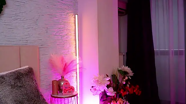 RachelSwaan online show from February 17, 5:40 am