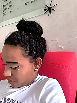 evafoxs online show from November 1, 9:30 pm