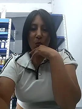 Megan jennerr online show from November 12, 8:07 pm