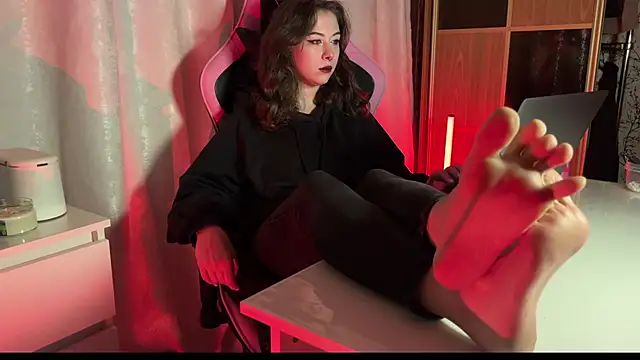 Snapshot of misswishh_ chatting on October 3, 5:51 pm misswishh online show from October 3, 5:51 pm