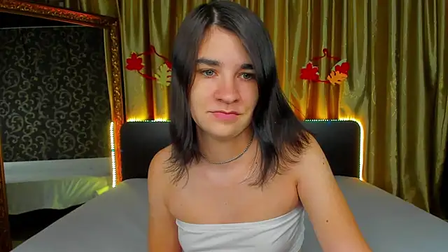  Polly Love  online show from November 9, 7:15 am