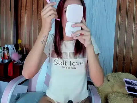 daphneandrade online show from November 13, 3:22 pm