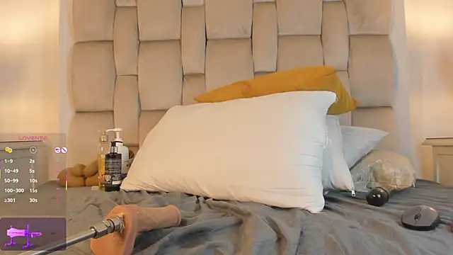 SamanthaBrown69 online show from October 19, 3:41 am