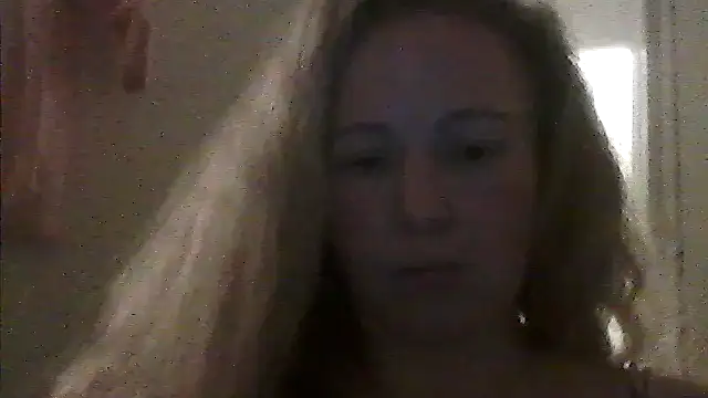 Strawberry Jayne online show from October 5, 10:15 pm