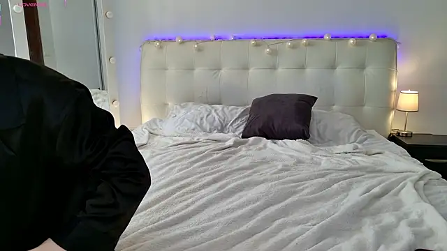 Eliza77 online show from March 21, 8:19 am