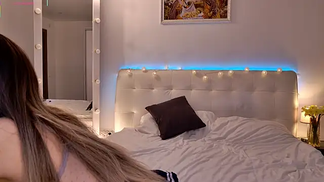 Eliza77 online show from April 5, 1:15 am