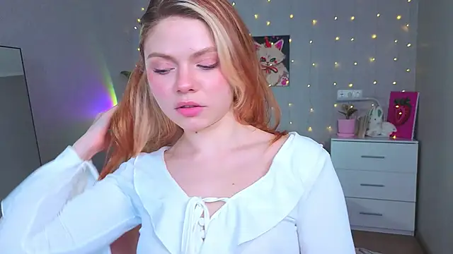 Red  Candy online show from May 13, 1:17 pm