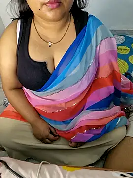 Kareena kapoorr online show from October 15, 9:01 am