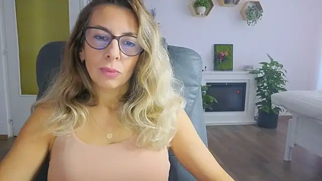 SukyGirl online show from October 31, 8:29 am