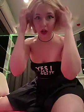 XMelissaX online show from March 21, 8:58 pm