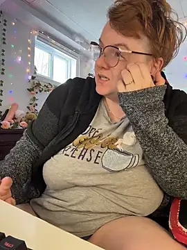 Sweetleeahxx online show from April 6, 11:11 am