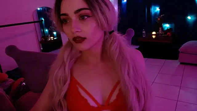 TigerLily333 online show from September 21, 4:11 am