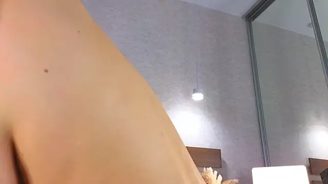 EvaLeester online show from May 11, 4:04 pm