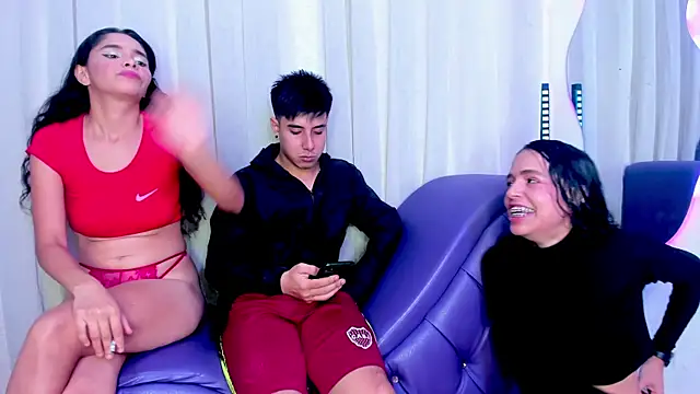 Yourslust  online show from December 18, 2:05 am