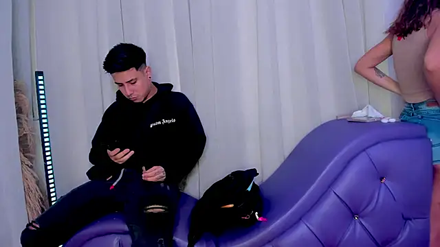 Yourslust  online show from December 13, 7:53 pm