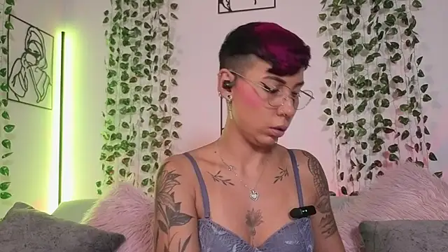 MiaMorgan  online show from May 6, 3:27 pm