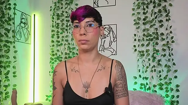 MiaMorgan  online show from May 21, 1:31 pm