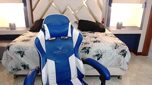 Snapshot of Perla_prg chatting on September 18, 9:46 pm Perla prg online show from September 18, 9:46 pm