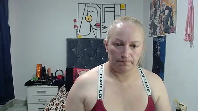 emperabigbootybigass online show from May 22, 6:17 pm