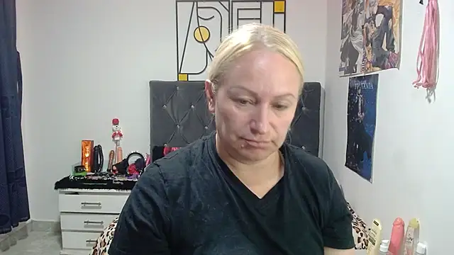 emperabigbootybigass online show from May 19, 12:34 pm