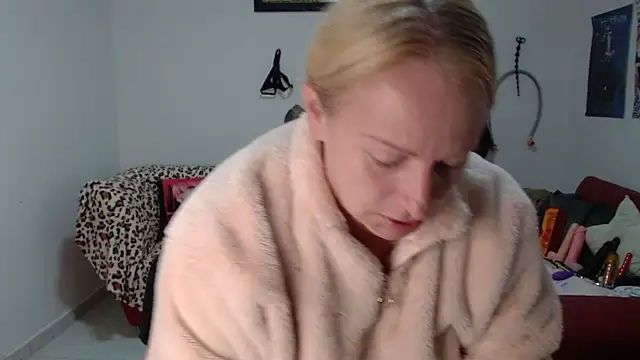 emperabigbootybigass online show from April 7, 12:29 pm