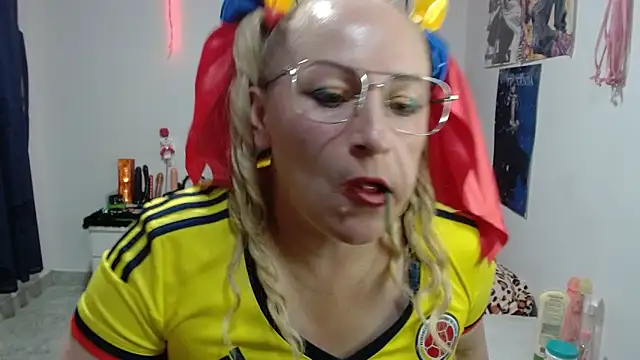 emperabigbootybigass online show from May 13, 4:24 pm