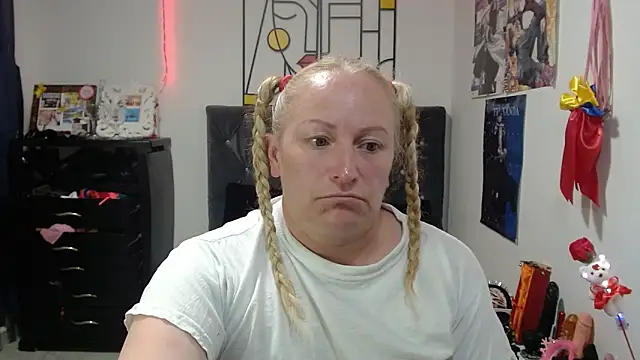 emperabigbootybigass online show from May 11, 4:04 pm