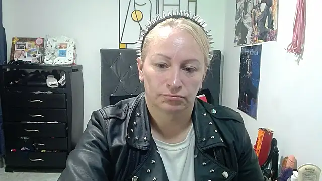 emperabigbootybigass online show from May 7, 12:53 pm