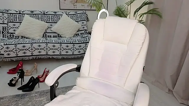 Beylly online show from May 13, 4:24 pm