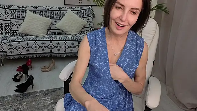 Beylly online show from May 14, 4:35 pm