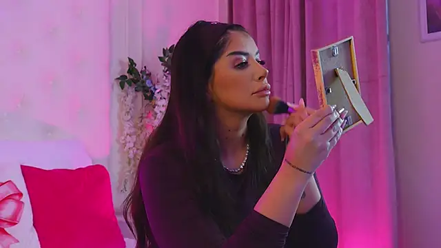 Amberseyes online show from April 6, 8:37 am