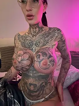 MeganWitch online show from May 12, 8:15 pm