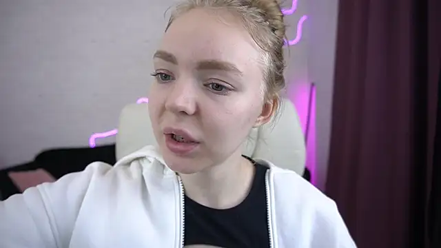 EmilySunshineS online show from November 29, 1:48 pm