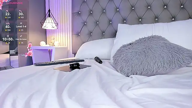 VioletthaRous online show from March 19, 12:15 am