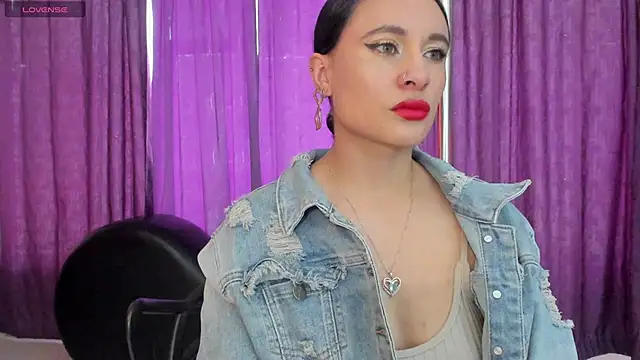 Coral Gibson online show from October 7, 1:26 pm