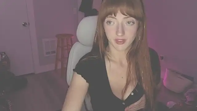 foxxyyyred online show from May 9, 11:01 am