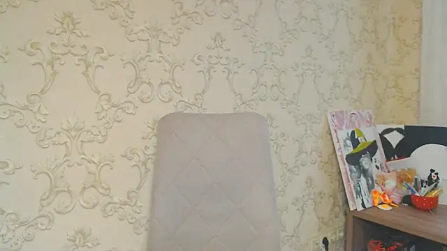 DolphinDreams online show from May 6, 12:31 pm