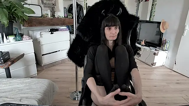 CeriseLapine online show from October 3, 10:53 am