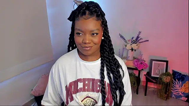 Im Maria online show from October 6, 8:35 pm