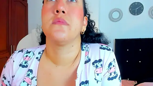 kathyajhonss online show from May 12, 11:11 pm
