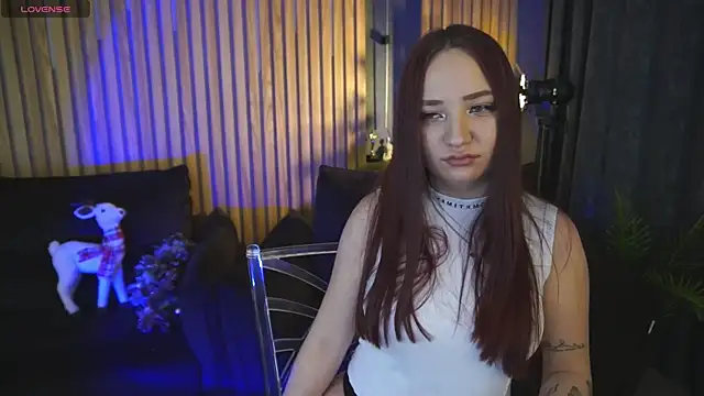 ElysLunar online show from January 14, 1:49 pm